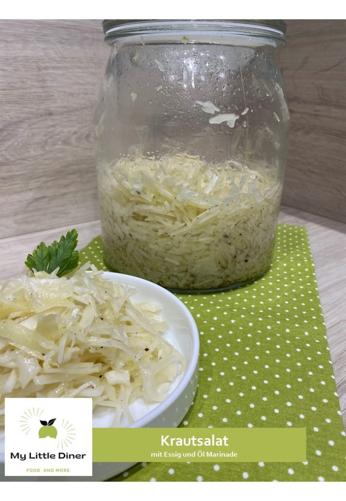 Krautsalat - erfrischend, mit einer Essig-Öl Marinade - My Little Diner