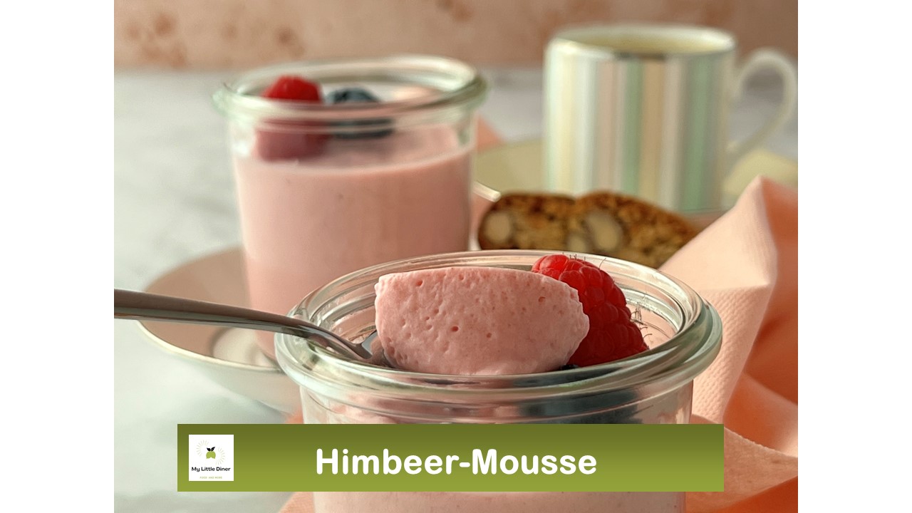 Bild zeigt Rezept Himbeer Mousse Dessert im Glas - Serviervorschlag